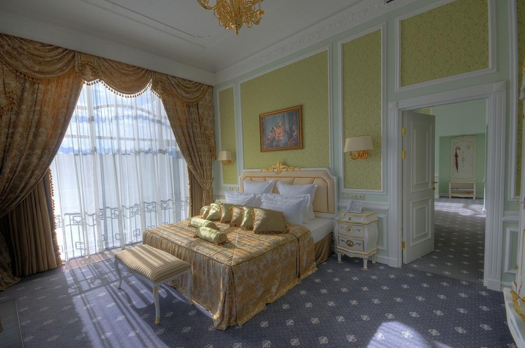 Aleksandrovski Grand Hotel Vladikavkaz Bilik gambar